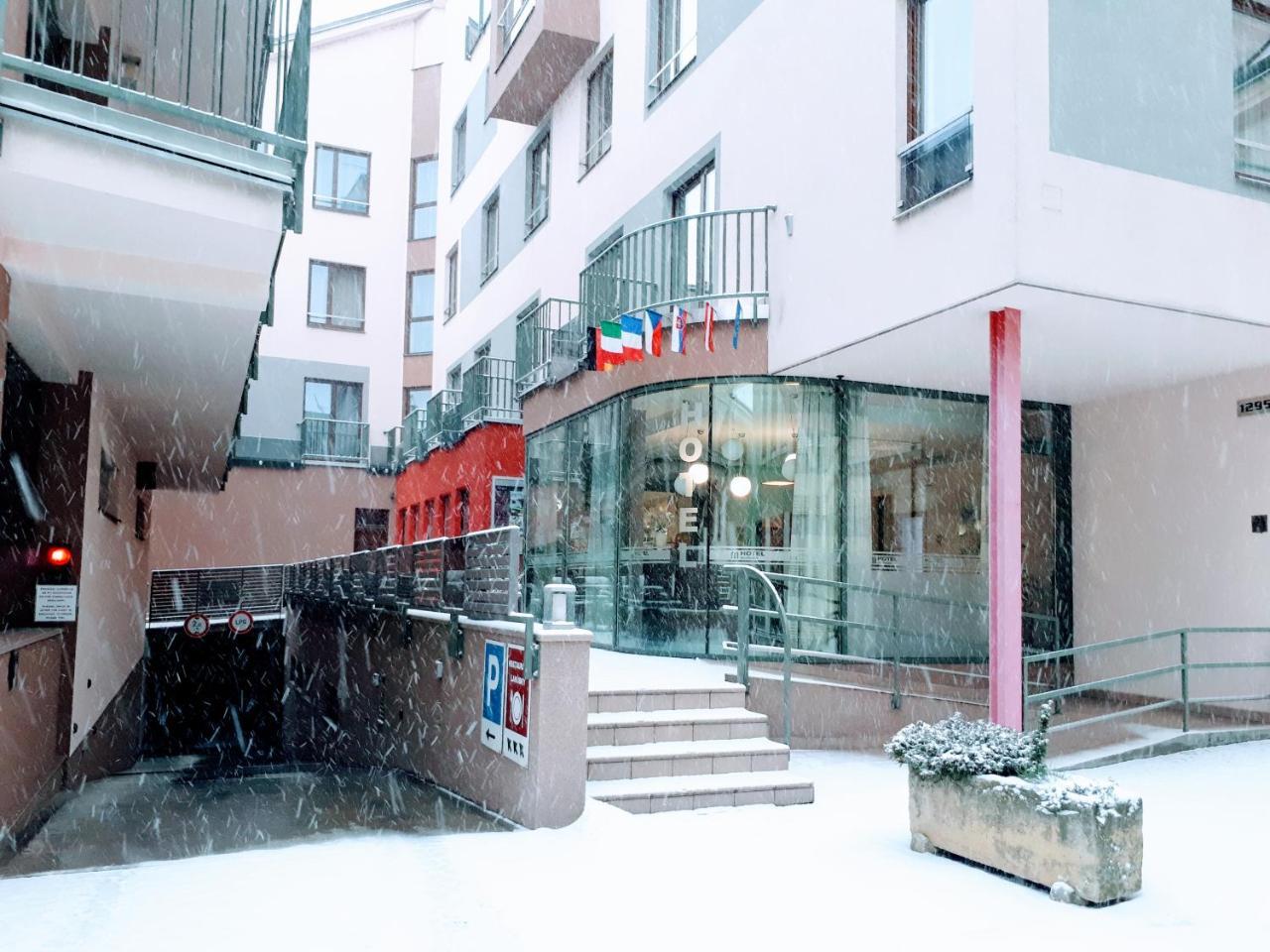 Hotel Mlynska อูแฮร์สแก ฮราดิชเก ภายนอก รูปภาพ