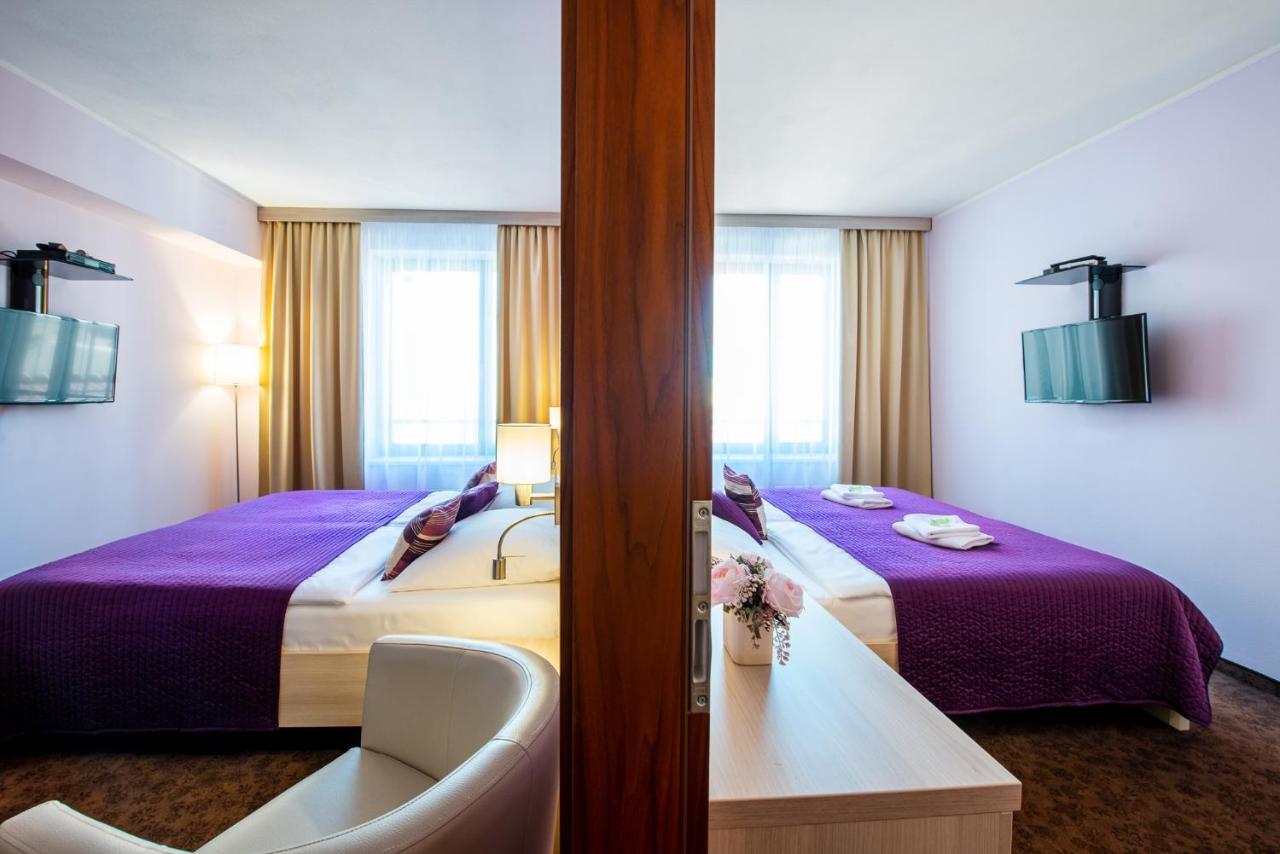 Hotel Mlynska อูแฮร์สแก ฮราดิชเก ภายนอก รูปภาพ